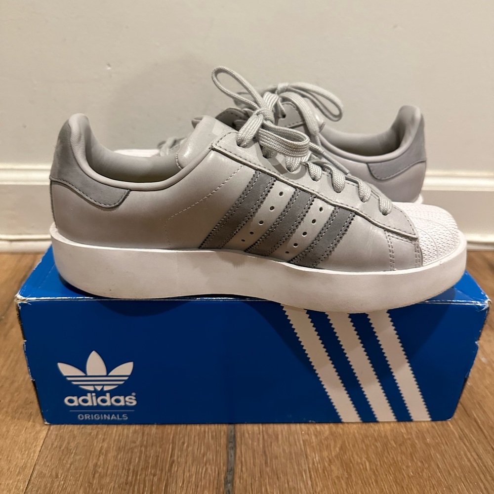 Adidas Superstar Bold W Platform Sneaker - Size 8. Like New, worn once